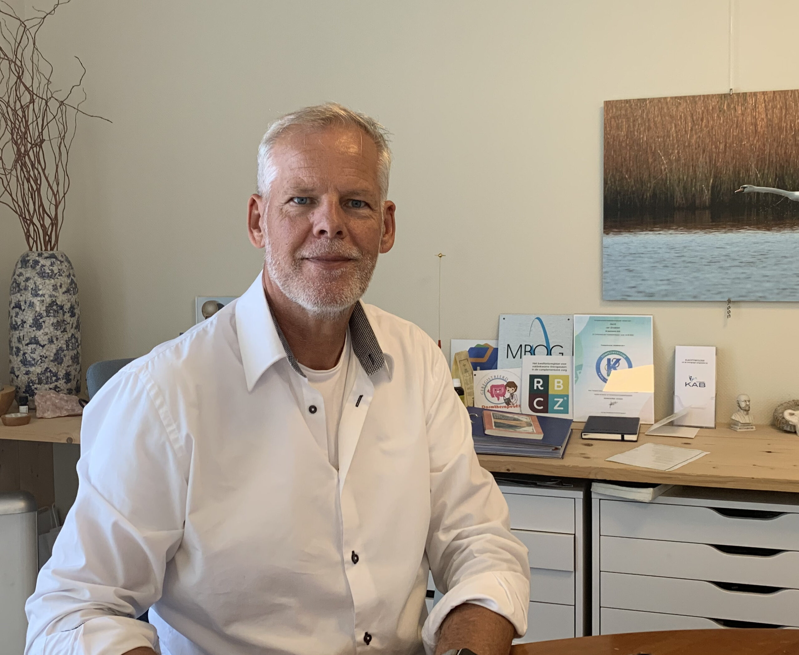 Gerrit van Sinderen 2023 gespecialiseerd in het behandelen van chronische gezondheidsklachten. Electroacupunctuur en bioresonantie.